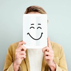 Contiene il triptofano (quindi fa bene all’umore)